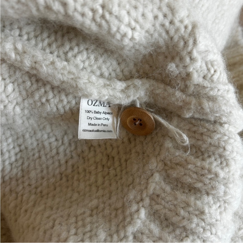 Ozma Cabin Cardi Huacaya Alpaca Natural - Picture 9 of 9